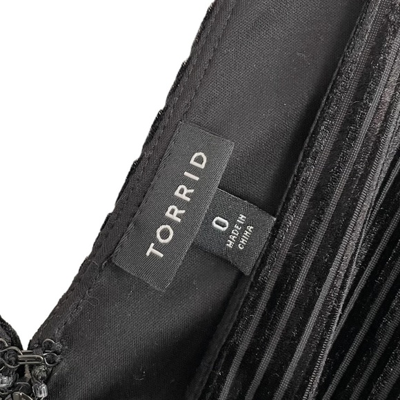 Torrid Black Shadow Stripe Velvet Jumpsuit, Size 0 - Picture 8 of 13